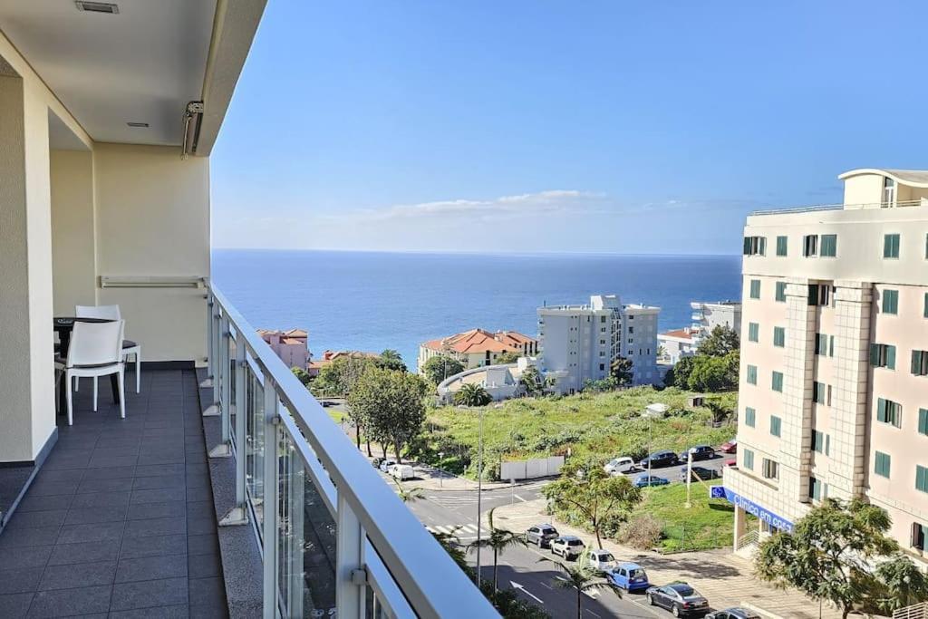 Апартаменты Vista Mar - Ac, Pool & Gym Фуншал Экстерьер фото